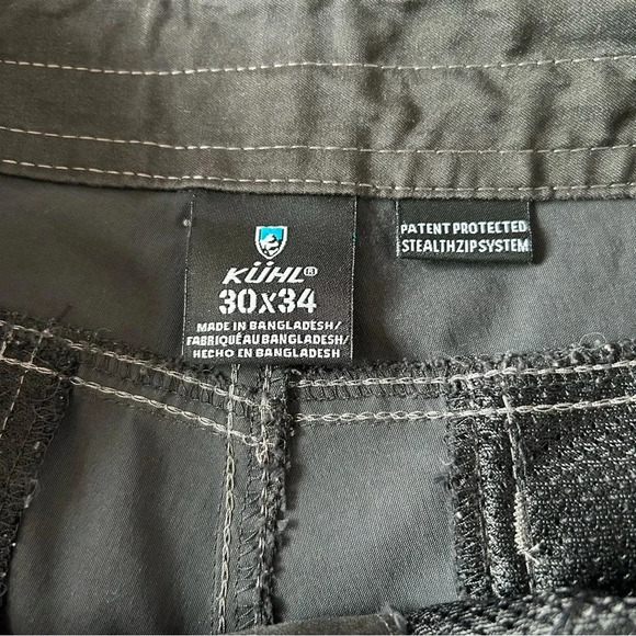 Kuhl Men’s Dark Grey Short - 30. - Picture 4 of 12